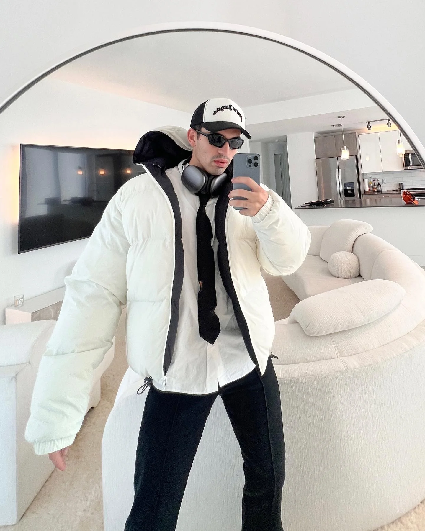 Reversible Unisex Puffer Jacket - Image 13